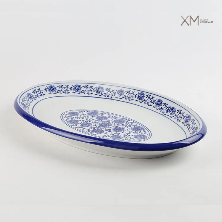 14-inch Oval Ceramic Plate Fish Porcelain Plate With A Retro Blue And White Hand-painted Underglaze Edge